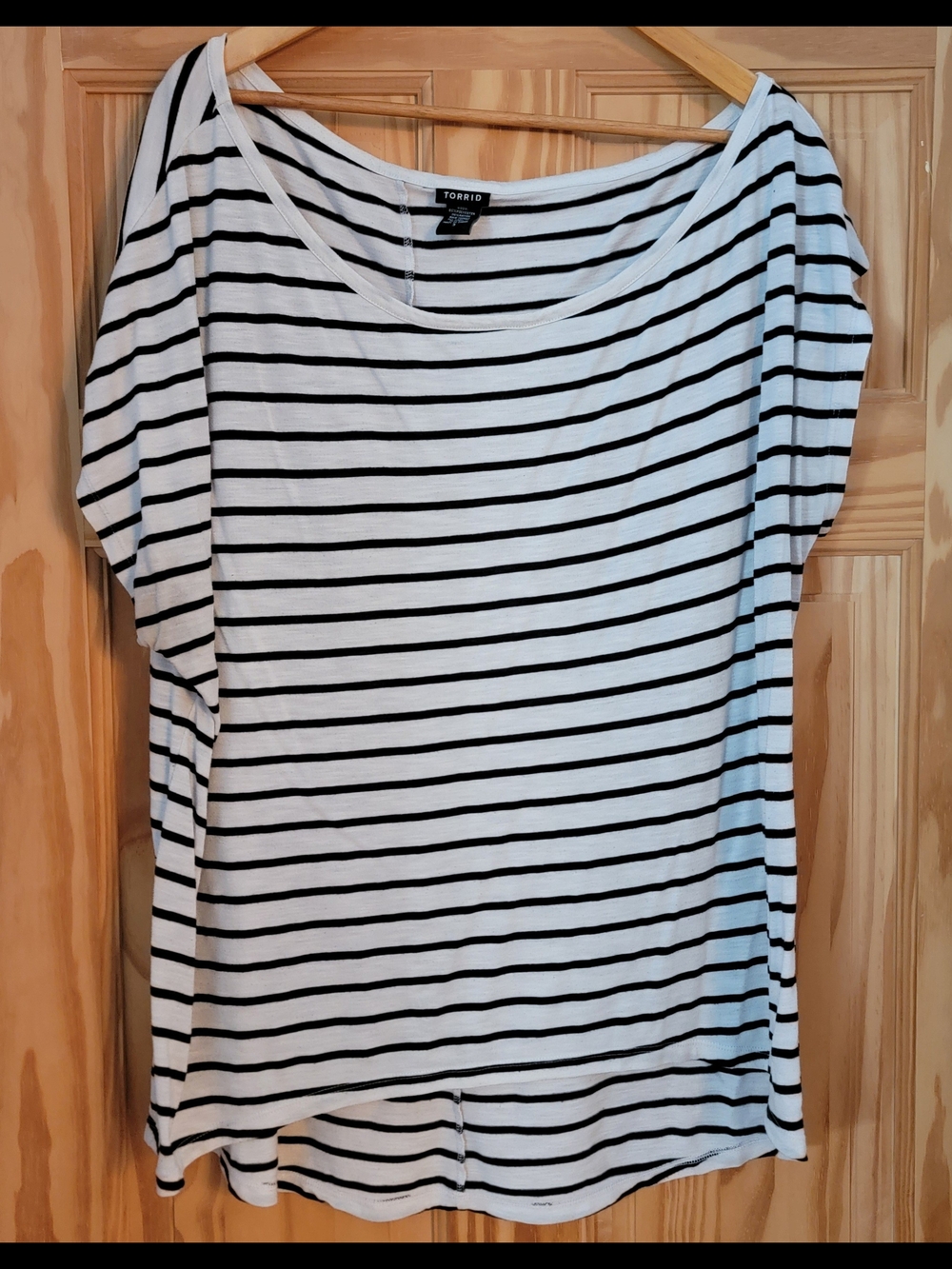torrid White and Black Striped Short Sleeve Tee - Size 3